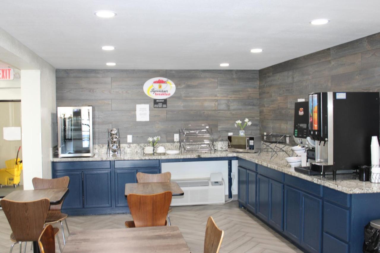 Super 8 By Wyndham Morganton Hotel ภายนอก รูปภาพ