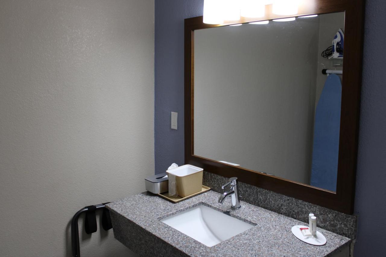 Super 8 By Wyndham Morganton Hotel ภายนอก รูปภาพ